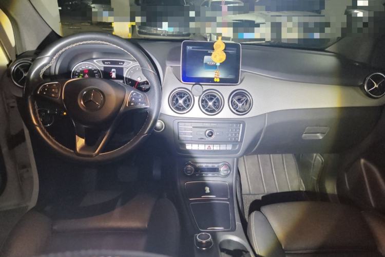 Used Mercedes-Benz B-Class 2017 B 200 Fashion Model Center Console
