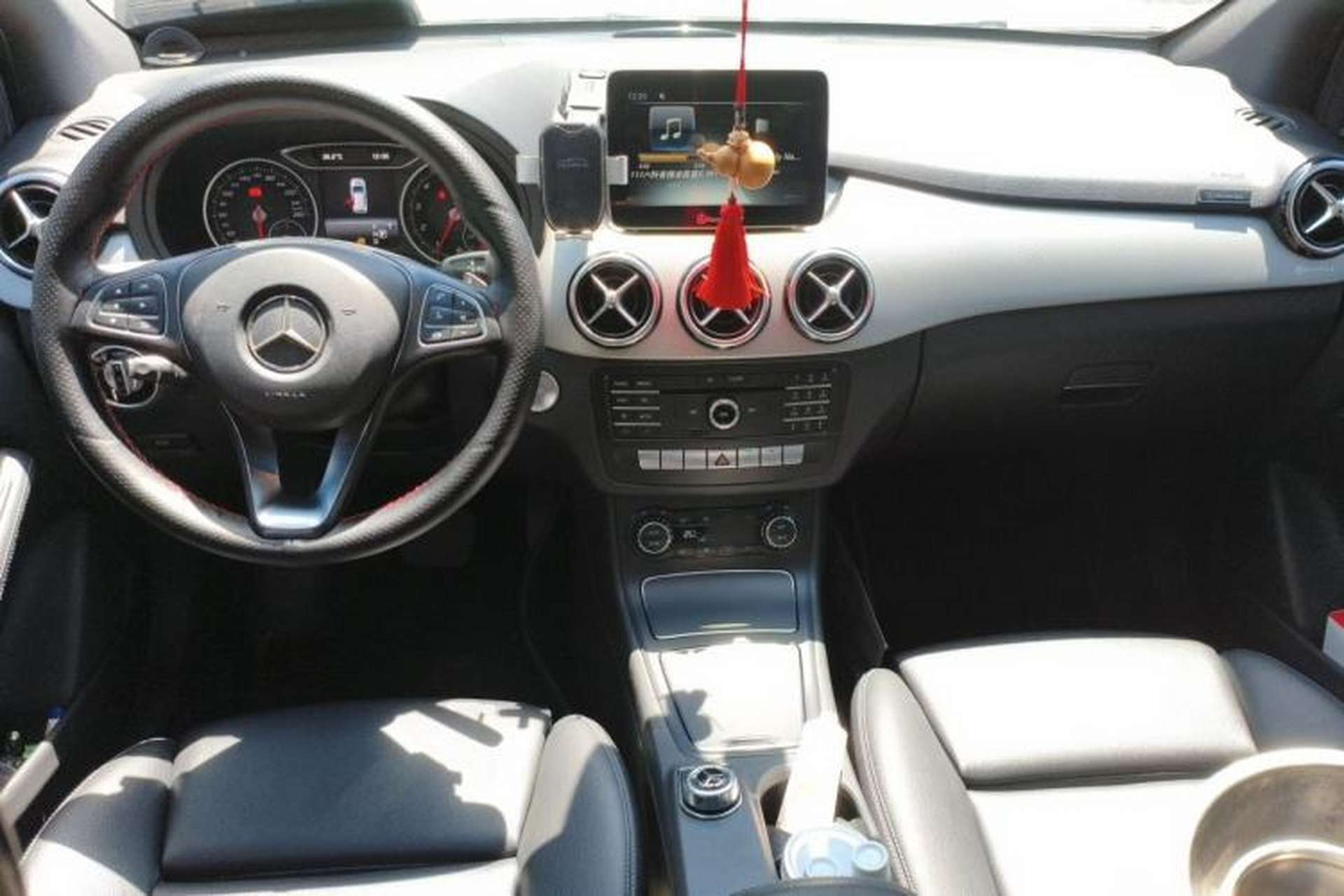 Used Mercedes-Benz B-Class 2017 B 200 Fashion Model Center Console
