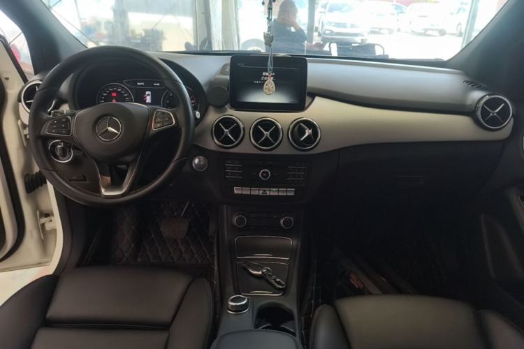 Used Mercedes-Benz B-Class 2017 B 200 Sport Edition Center Console