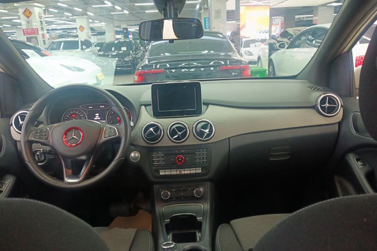 Used Mercedes-Benz B-Class 2017 B 180 Center Console
