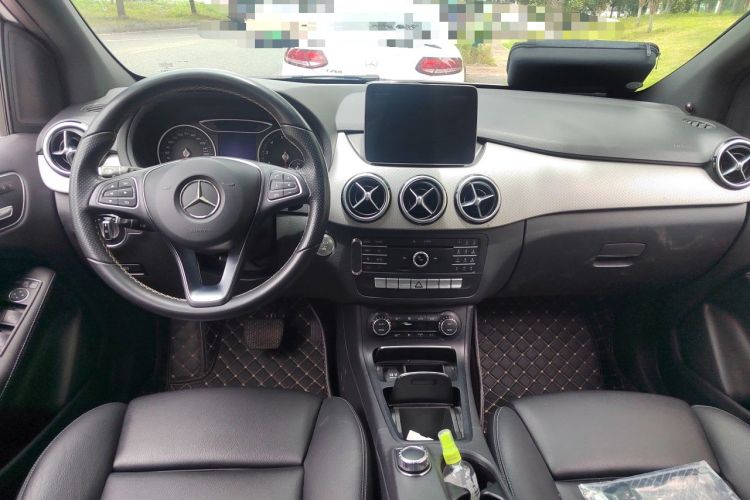 Used Mercedes-Benz B-Class 2017 B 200 Fashion Model Center Console