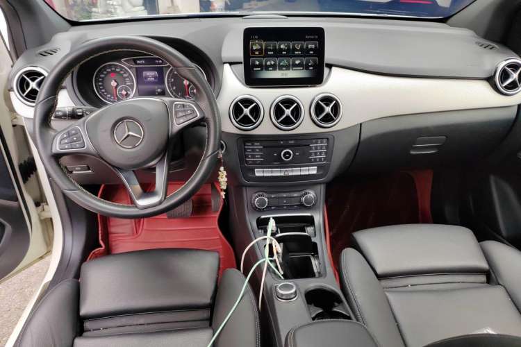 Used Mercedes-Benz B-Class 2017 B 200 Sport Edition Center Console