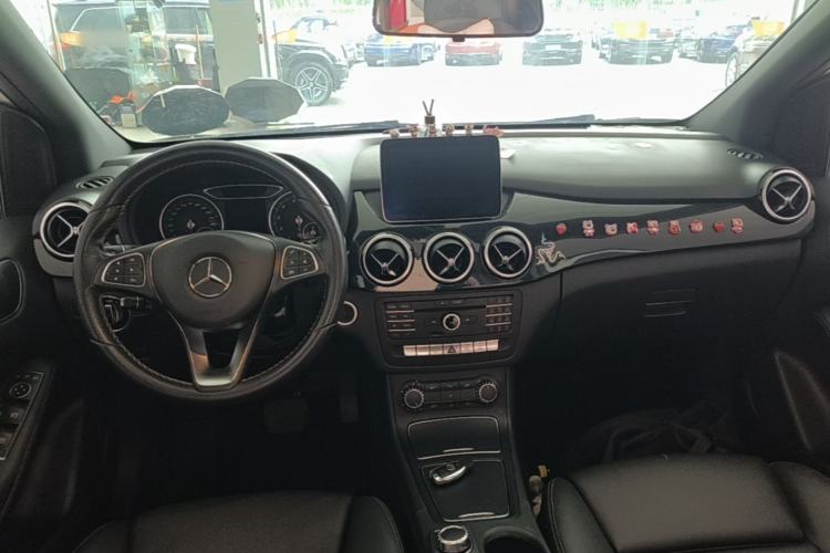 Used Mercedes-Benz B-Class 2017 B 200 Sport Edition Center Console