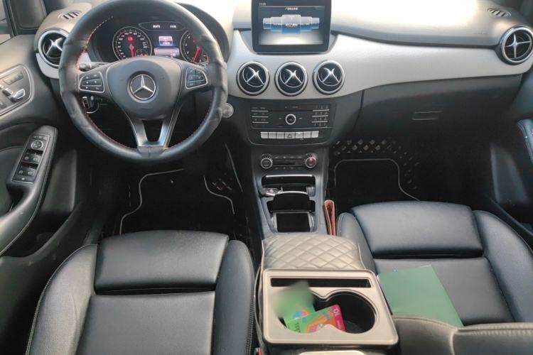Used Mercedes-Benz B-Class 2017 B 200 Fashion Model Center Console