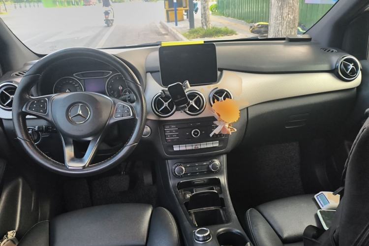 Used Mercedes-Benz B-Class 2017 B 200 Sport Edition Center Console
