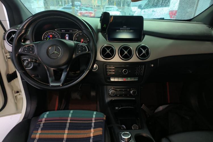 Used Mercedes-Benz B-Class 2017 B 200 Sport Edition Center Console