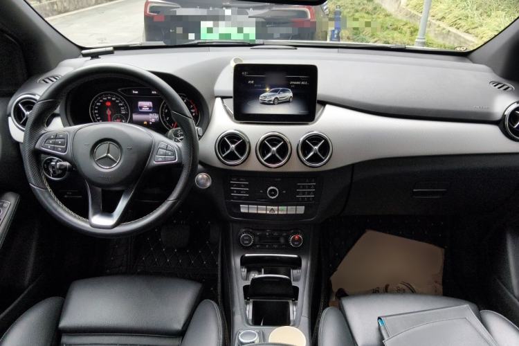 Used Mercedes-Benz B-Class 2017 B 200 Fashion Model Center Console