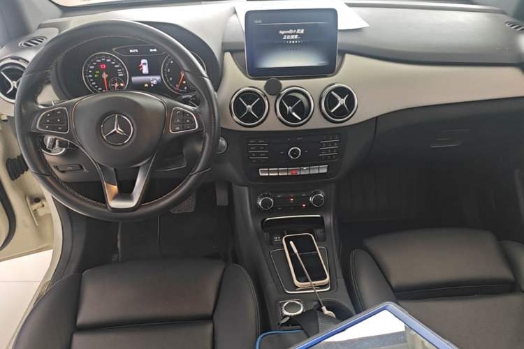 Used Mercedes-Benz B-Class 2017 B 200 Sport Edition Center Console
