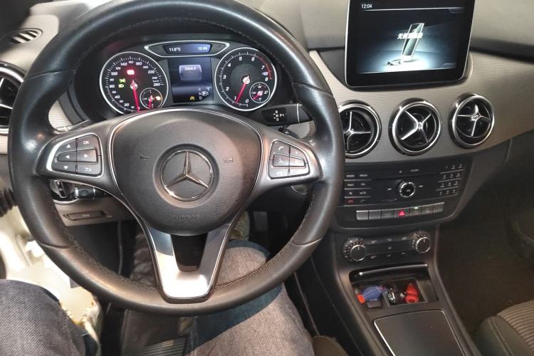 Used Mercedes-Benz B-Class 2017 B 180 Center Console