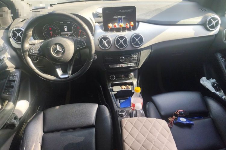 Used Mercedes-Benz B-Class 2017 B 200 Fashion Model Center Console