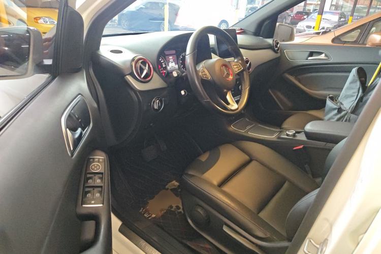 Used Mercedes-Benz B-Class 2017 B 200 Sport Edition Driver Seat