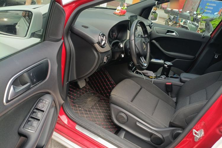 Used Mercedes-Benz B-Class 2017 B 180 Driver Seat
