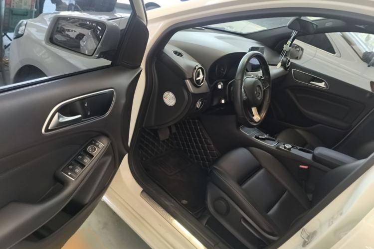 Used Mercedes-Benz B-Class 2017 B 200 Sport Edition Driver Seat