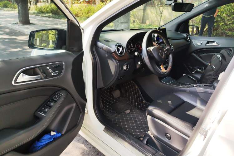 Used Mercedes-Benz B-Class 2017 B 200 Luxury Model Driver Seat