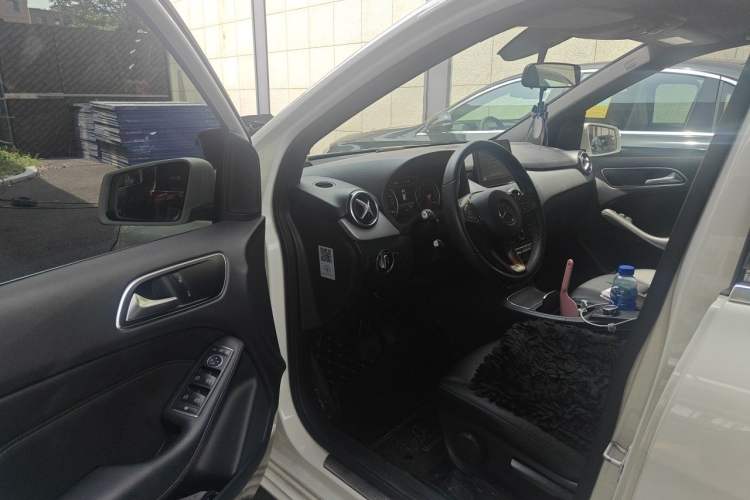 Used Mercedes-Benz B-Class 2017 B 200 Sport Edition Driver Seat