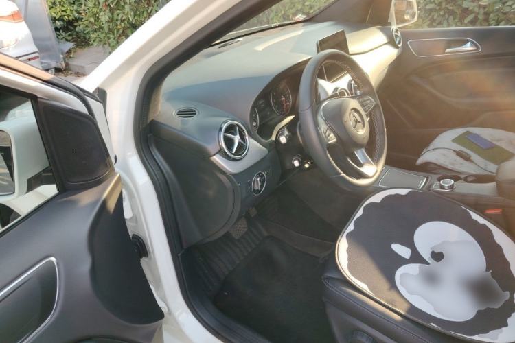 Used Mercedes-Benz B-Class 2017 B 200 Sport Edition Driver Seat