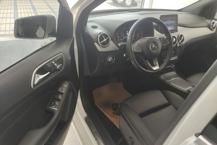 Used Mercedes-Benz B-Class 2017 B 200 Fashion Model Driver Seat