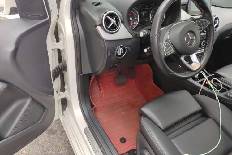Used Mercedes-Benz B-Class 2017 B 200 Sport Edition Driver Seat