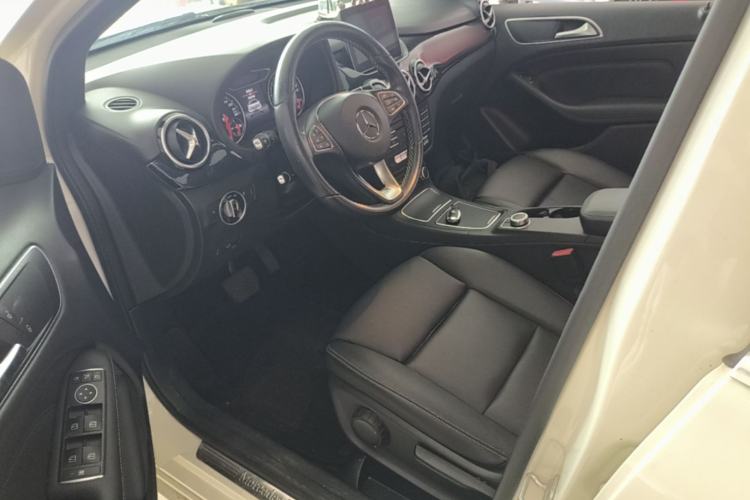 Used Mercedes-Benz B-Class 2017 B 200 Sport Edition Driver Seat
