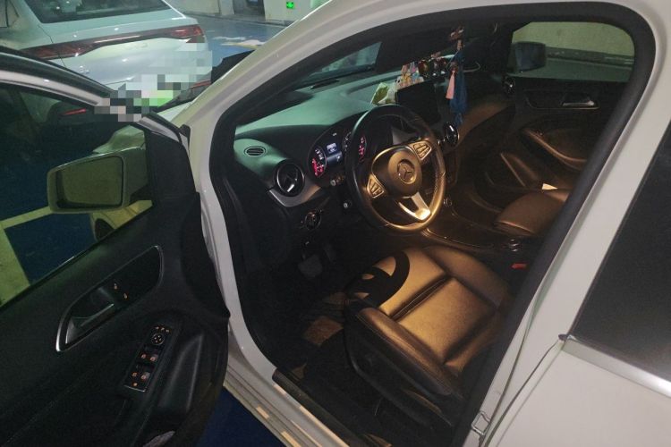 Used Mercedes-Benz B-Class 2017 B 200 Sport Edition Driver Seat