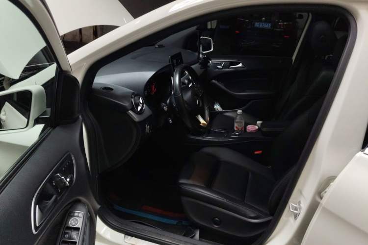 Used Mercedes-Benz B-Class 2017 B 200 Fashion Model Driver Seat
