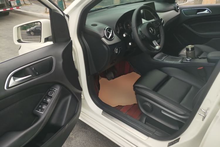 Used Mercedes-Benz B-Class 2017 B 200 Sport Edition Driver Seat