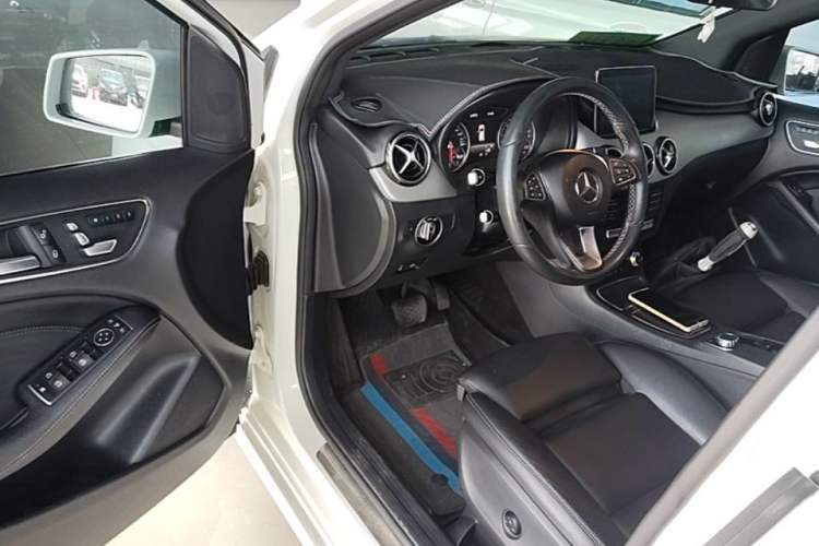 Used Mercedes-Benz B-Class 2017 B 200 Fashion Model Driver Seat
