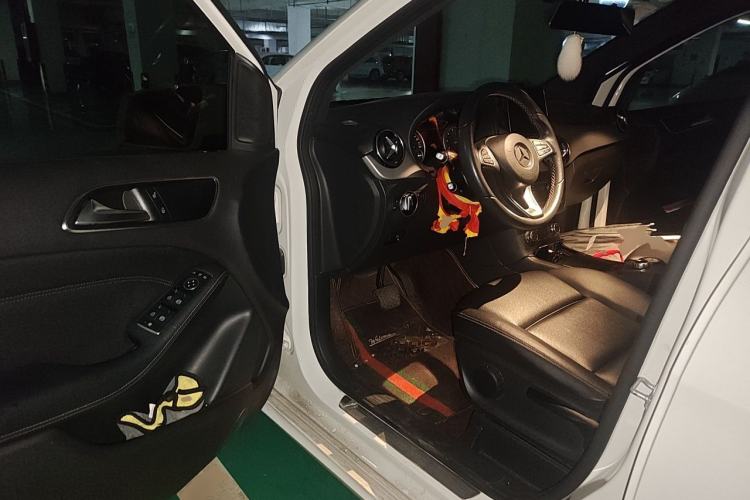 Used Mercedes-Benz B-Class 2017 B 200 Sport Edition Driver Seat