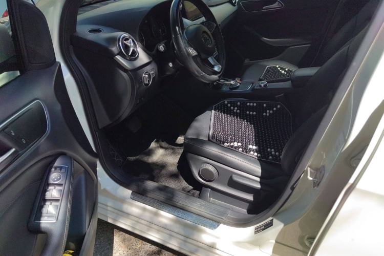 Used Mercedes-Benz B-Class 2017 B 200 Sport Edition Driver Seat