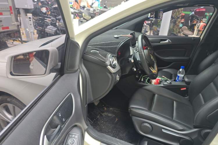 Used Mercedes-Benz B-Class 2017 B 200 Sport Edition Driver Seat