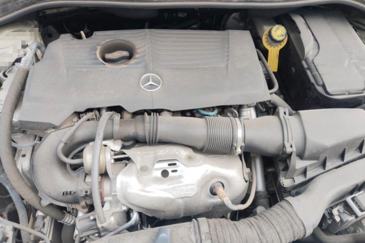 Used Mercedes-Benz B-Class 2017 B 200 Fashion Model Engine Bay