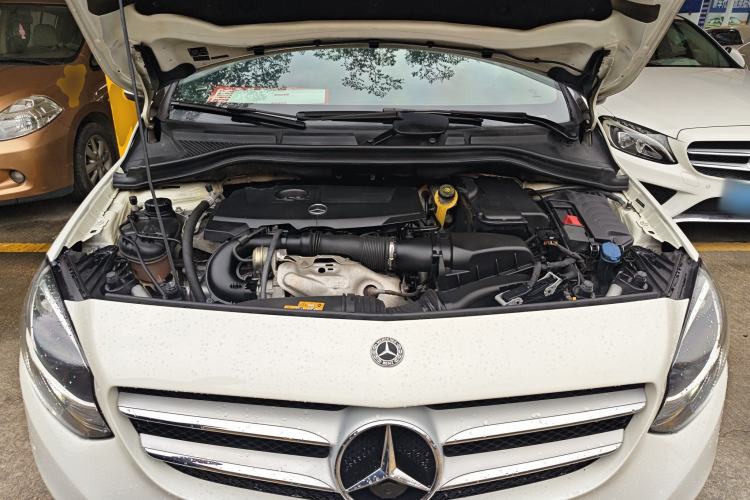 Used Mercedes-Benz B-Class 2017 B 200 Sport Edition Engine Bay