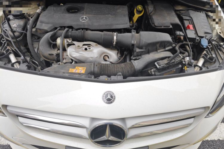 Used Mercedes-Benz B-Class 2017 B 200 Fashion Model Engine Bay