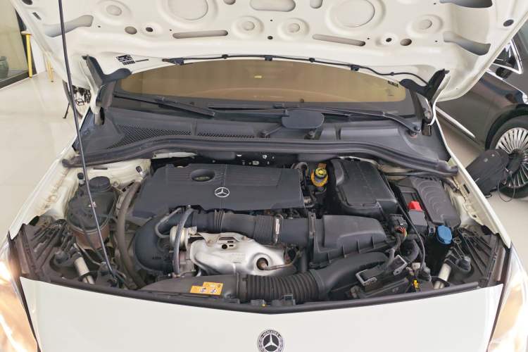 Used Mercedes-Benz B-Class 2017 B 200 Sport Edition Engine Bay