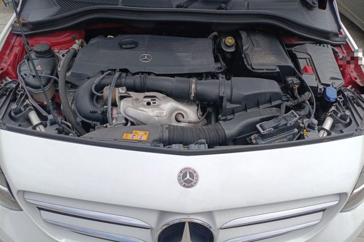 Used Mercedes-Benz B-Class 2017 B 180 Engine Bay