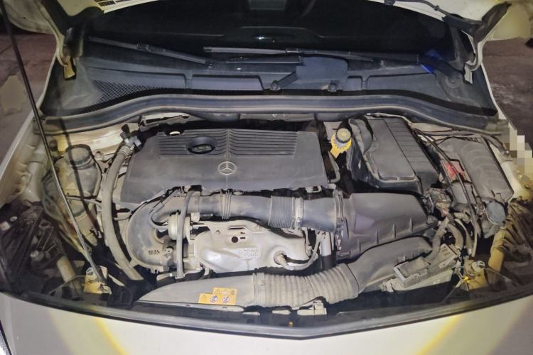 Used Mercedes-Benz B-Class 2017 B 200 Fashion Model Engine Bay