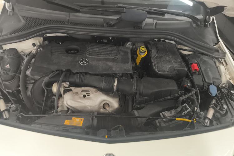 Used Mercedes-Benz B-Class 2017 B 200 Fashion Model Engine Bay