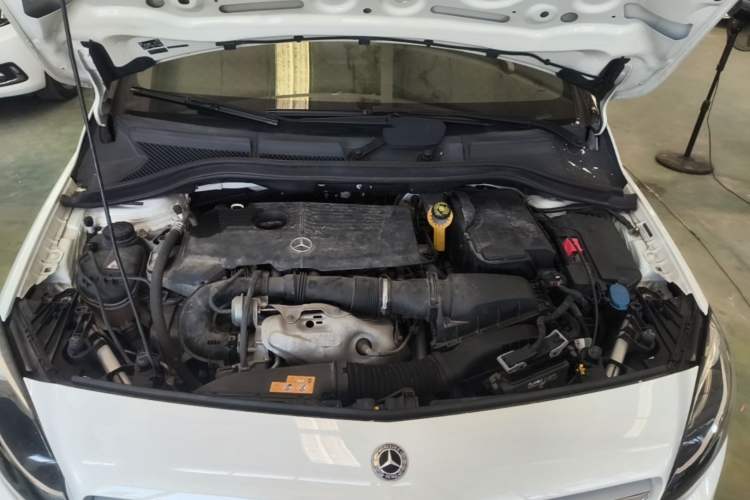 Used Mercedes-Benz B-Class 2017 B 200 Sport Edition Engine Bay