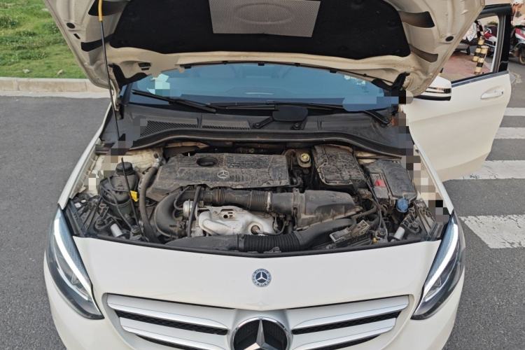 Used Mercedes-Benz B-Class 2017 B 200 Fashion Model Engine Bay