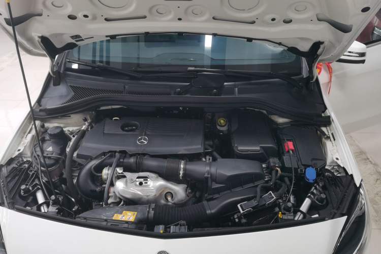 Used Mercedes-Benz B-Class 2017 B 200 Sport Edition Engine Bay