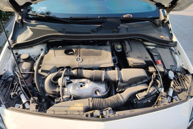 Used Mercedes-Benz B-Class 2017 B 200 Sport Edition Engine Bay
