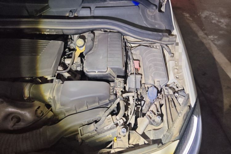 Used Mercedes-Benz B-Class 2017 B 200 Fashion Model Engine Bay Left