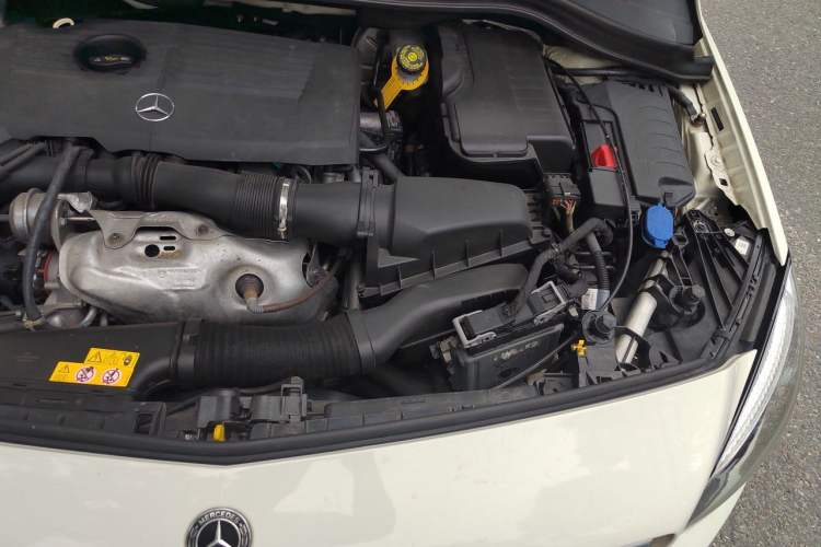 Used Mercedes-Benz B-Class 2017 B 200 Fashion Model Engine Bay Left