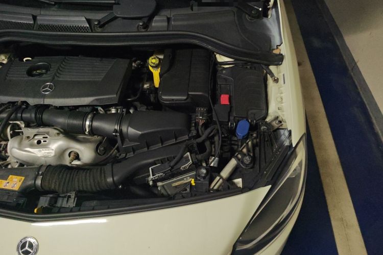 Used Mercedes-Benz B-Class 2017 B 200 Sport Edition Engine Bay Left