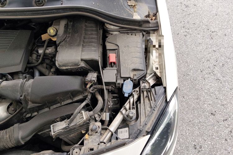 Used Mercedes-Benz B-Class 2017 B 200 Sport Edition Engine Bay Left
