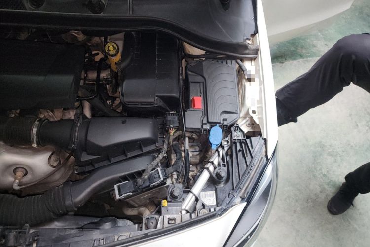 Used Mercedes-Benz B-Class 2017 B 180 Engine Bay Left