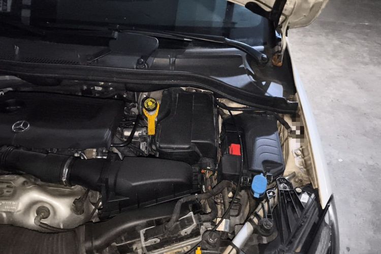 Used Mercedes-Benz B-Class 2017 B 200 Fashion Model Engine Bay Left