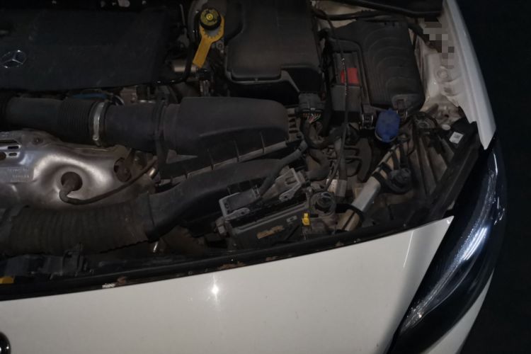 Used Mercedes-Benz B-Class 2017 B 200 Fashion Model Engine Bay Left