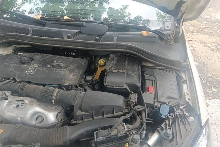 Used Mercedes-Benz B-Class 2017 B 200 Fashion Model Engine Bay Left