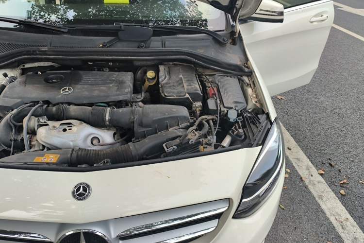 Used Mercedes-Benz B-Class 2017 B 200 Sport Edition Engine Bay Left